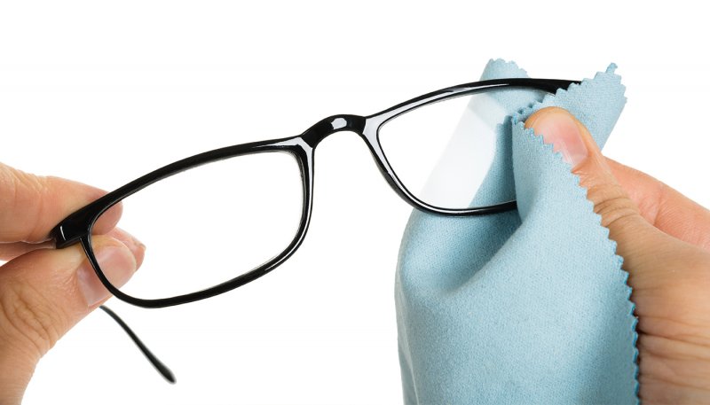 Jak dbać o okulary, aby służyły długo i niezawodnie?