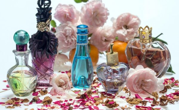 Perfumy jako prezent na walentynki dla niej – jakie wybrać?