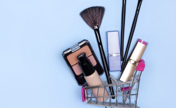 Drogeria internetowa – dlaczego warto kupować kosmetyki online?