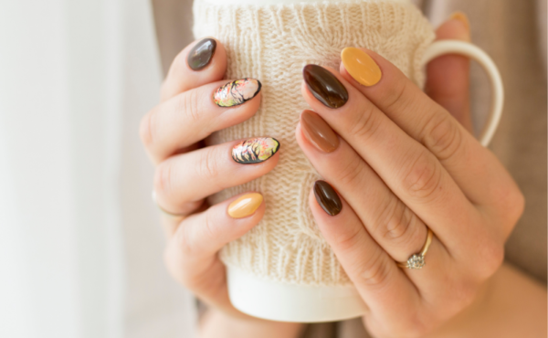 Jesienny Manicure: Najmodniejsze inspiracje i porady na jesienne paznokcie!