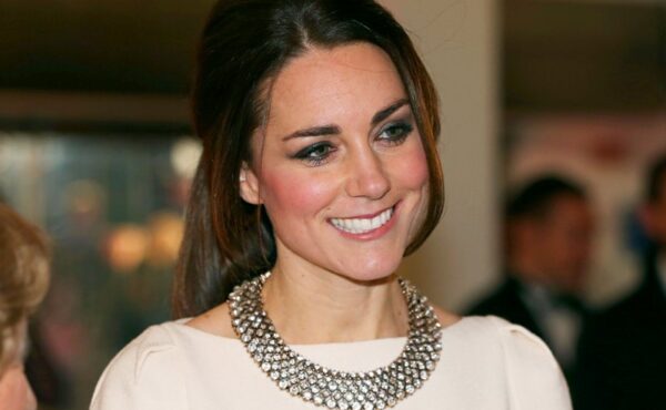 Eleganckie zestawy w stylu Kate Middleton
