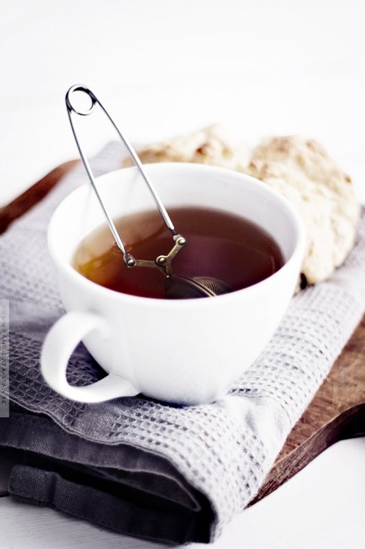 Jak najlepiej parzyć herbatę? Sprawdzone sposoby eksperta