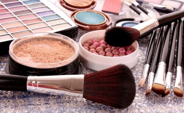 Kosmetyki i akcesoria do makijażu, którymi nie powinnaś się dzielić