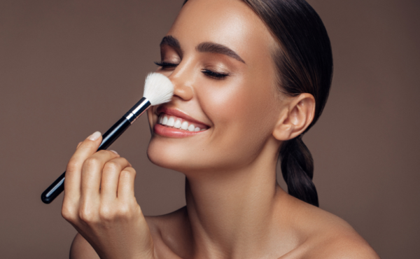 Jak dobrać makijaż do okazji – proste kroki