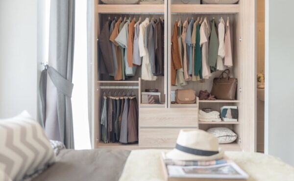 7 sposobów na to, jak odświeżyć garderobę na sezon wiosna-lato i nie przepłacić