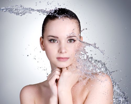 8 najczęściej popełnianych błędów podczas mycia twarzy