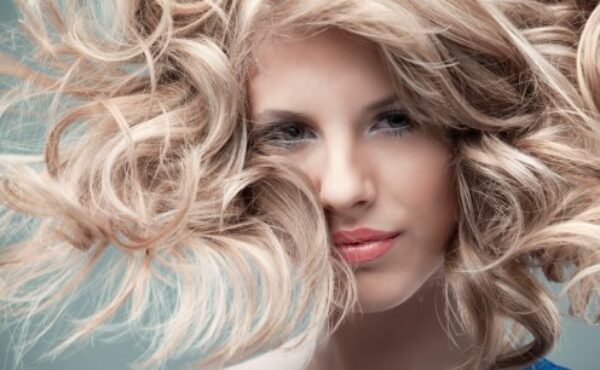 Jak chronić włosy przed szkodliwym działaniem promieni UV?
