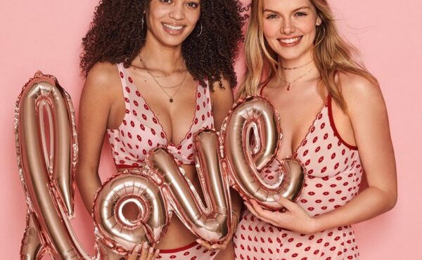 Całuśne printy, słodkie róże od Tezenis na walentynki