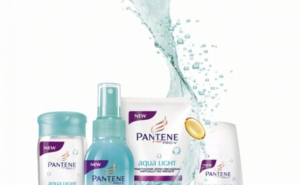 PANTENE LEKKA ODŻYWKA W PIANCE REWOLUCJONIZUJE  PIELĘGNACJĘ WŁOSÓW