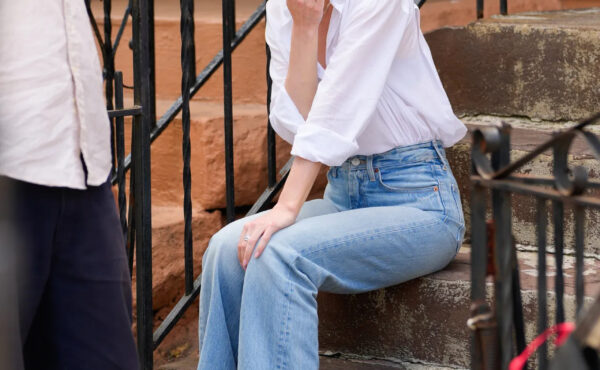 Dakota Johnson wskazuje sneakersy, które będą hitem w 2025 roku