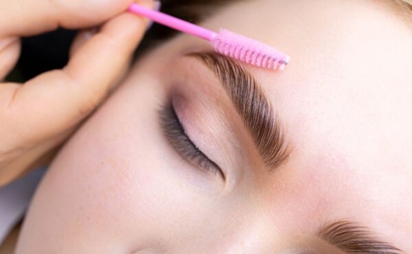 Co to geometria brwi?