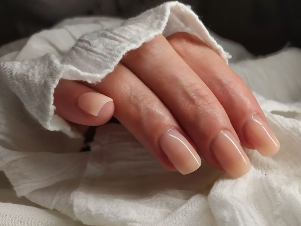 Odkryj Sekret Manicure, Który Kobiety Kochają – Czy Wiedziałaś, Że Wystarczy Jedna Prośba, by Twoje Dłonie Zachwycały?