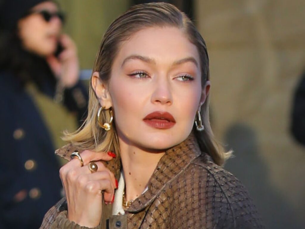 Oto kurtka, którą MUSISZ mieć tej wiosny — dostępna wszędzie, a wygląda jak z wybiegów!