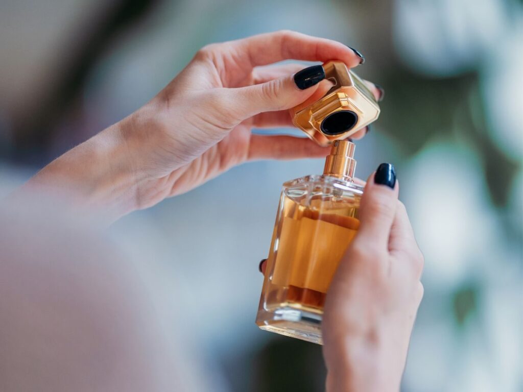 Te tanie perfumy pachną jak luksusowe marki! Kosztują grosze, a ich zapach czuć nawet z zamkniętej szafy!