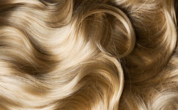 Jak przyciemnić żółte włosy?