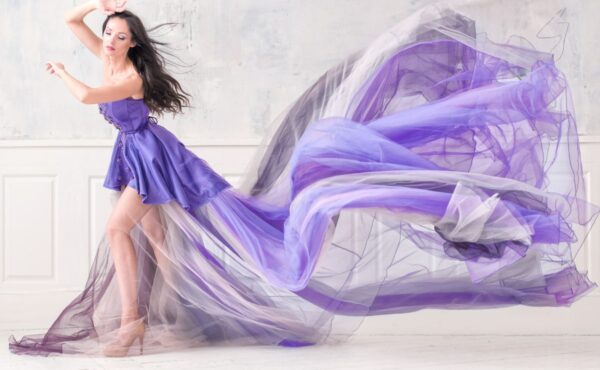 Jaki makijaż do fioletowej sukienki?