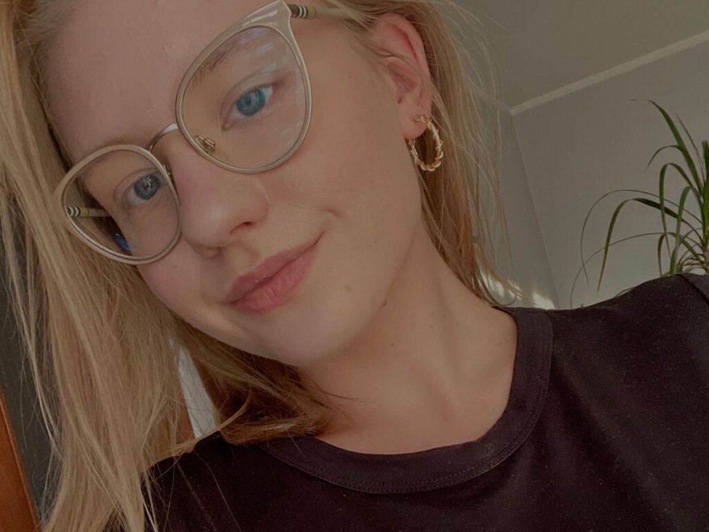 „Odkryj 3 genialne hity urodowe! Ten trik odmieni Twój wygląd na wiosnę!”