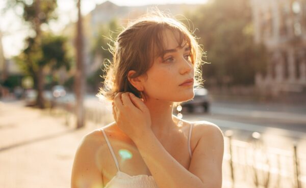 Nie uwierzysz, co zastępuje tradycyjne perfumy – nowy hit wśród zapachów jest praktyczny i trwały!