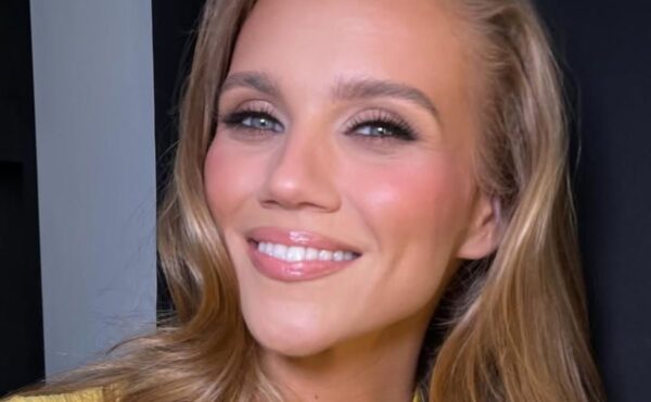 Ten pedicure to HIT lata! Agnieszka Kaczorowska już go nosi – czy to najseksowniejszy kolor sezonu?