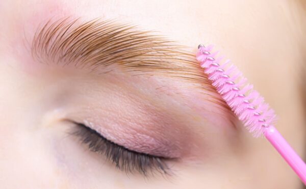 Rzadkie brwi, co robić?