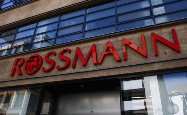 Odkryj zapachowy raj w Rossmannie! Te tanie perfumy pachną jak luksus za setki złotych – idealne na chłodne, jesienne dni!