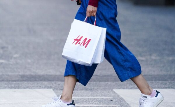 Ta sukienka za grosze podbija weselne parkiety! Czy to możliwe, że kosztuje tylko 39 zł?