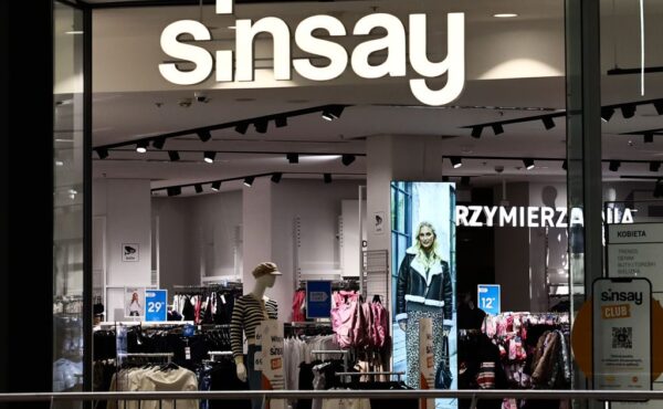 Nie uwierzysz, jak stylowo można wyglądać za grosze! Ta kurtka z Sinsay robi furorę – poznaj hit za niecałe 60 zł!