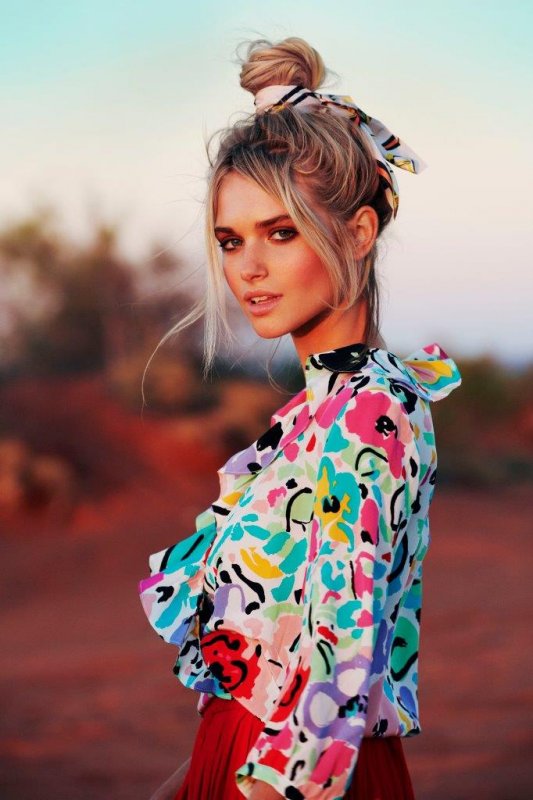 Sexy messy hair – perfekcyjny nieporządek na głowie