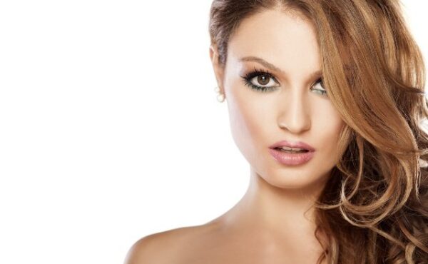 Włosy rozpuszczone – piękne na co dzień