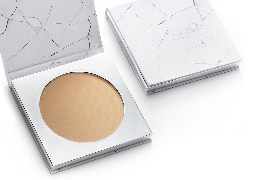 Wegański puder Iuno Cosmetics podstawą idealnego makijażu