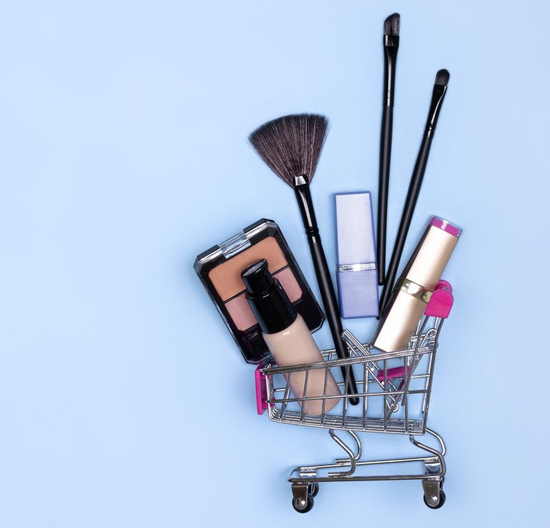 Drogeria internetowa – dlaczego warto kupować kosmetyki online?