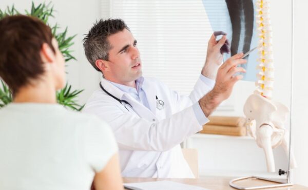 Jakie buty nosić przy chorym kręgosłupie