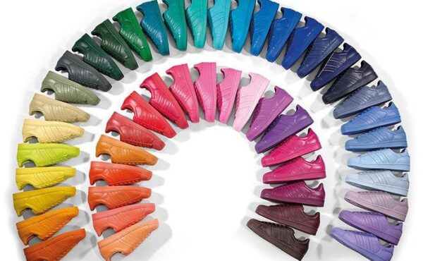 Kolorowe Superstary od Pharella Williamsa już w Sizeer!