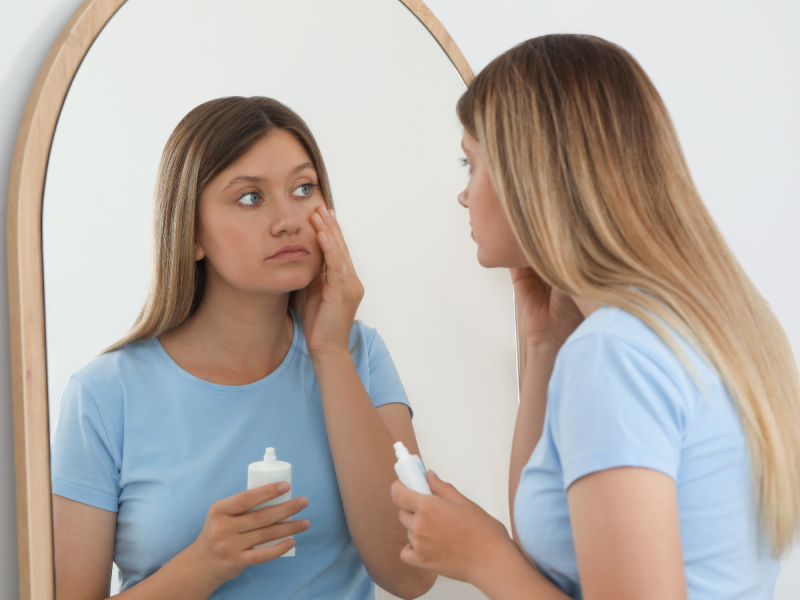 Nieprzespana noc? Kosmetyki na pomoc!