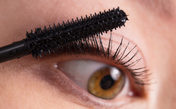 Baza pod tusz do rzęs – obowiązkowy element makijażu?