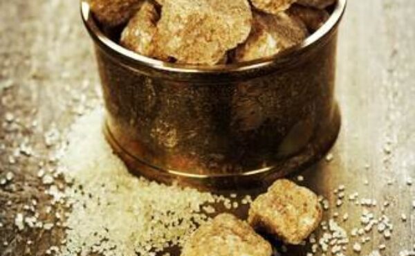 Czy warto zastąpić biały cukier brązowym?