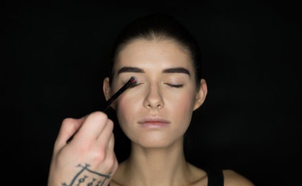 Makijaż karnawałowy według SinSkin w pięciu krokach