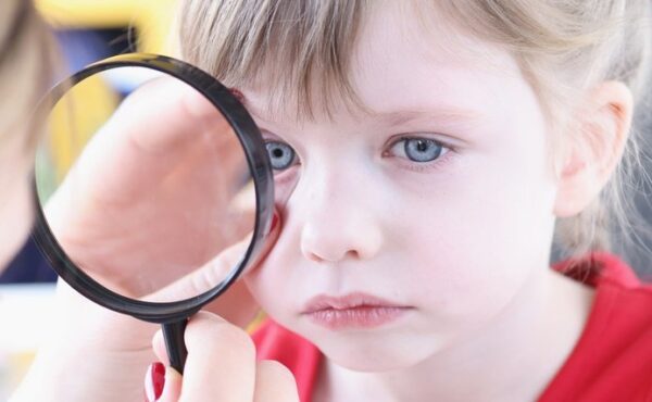 Zapalenie spojówek u dziecka – jak leczyć?